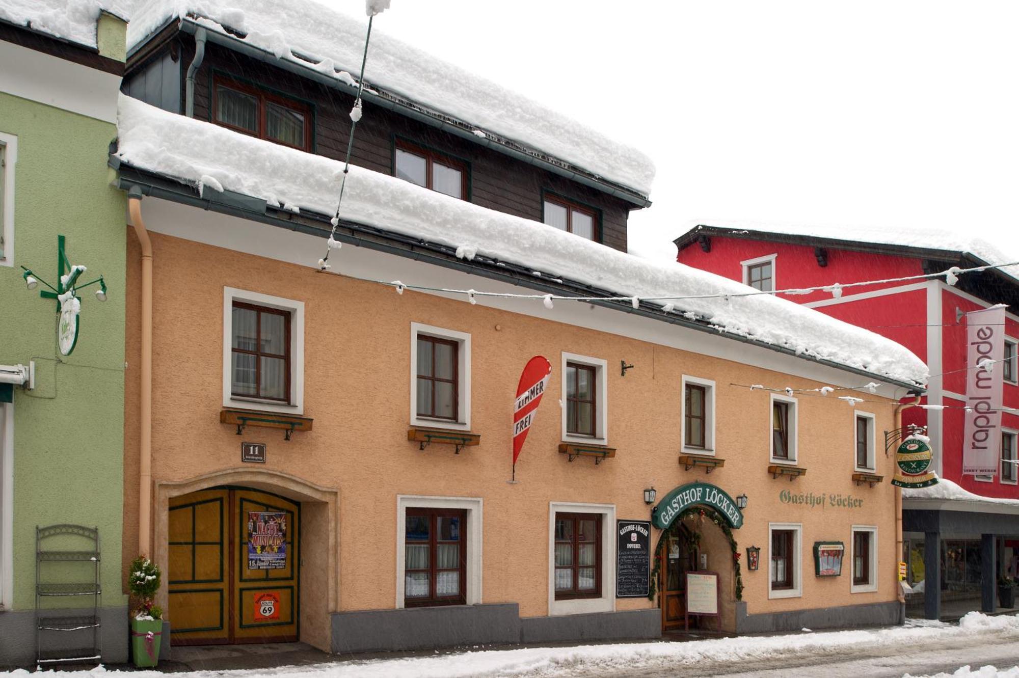 Gasthof - Restaurant Loecker ラートシュタット エクステリア 写真