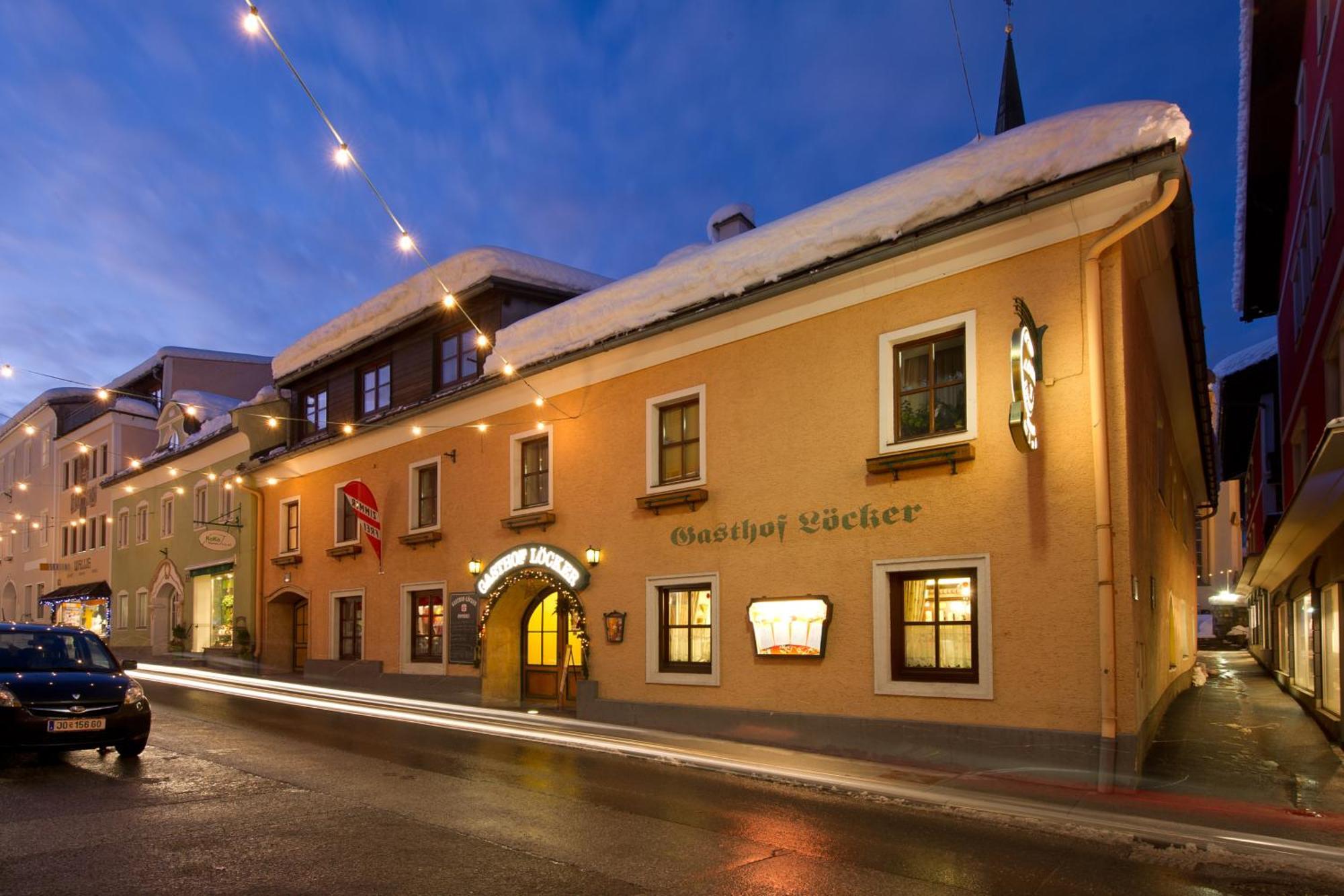 Gasthof - Restaurant Loecker ラートシュタット エクステリア 写真