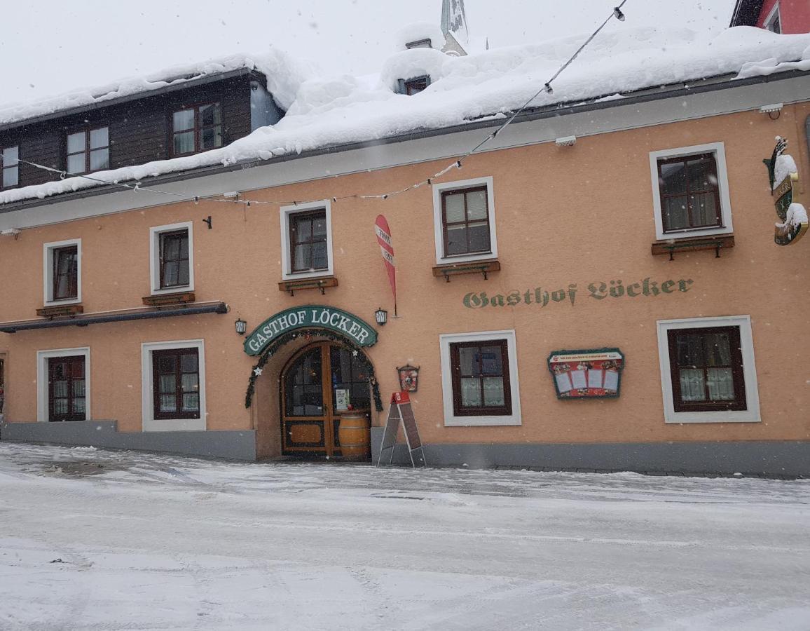 Gasthof - Restaurant Loecker ラートシュタット エクステリア 写真